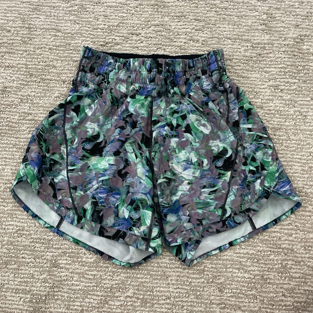Lululemon Track That High-rise 5” Short in Rapid Flourish Multi